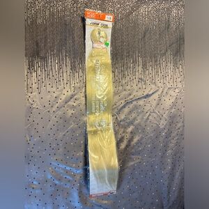 Glance Formation Blonde Braid